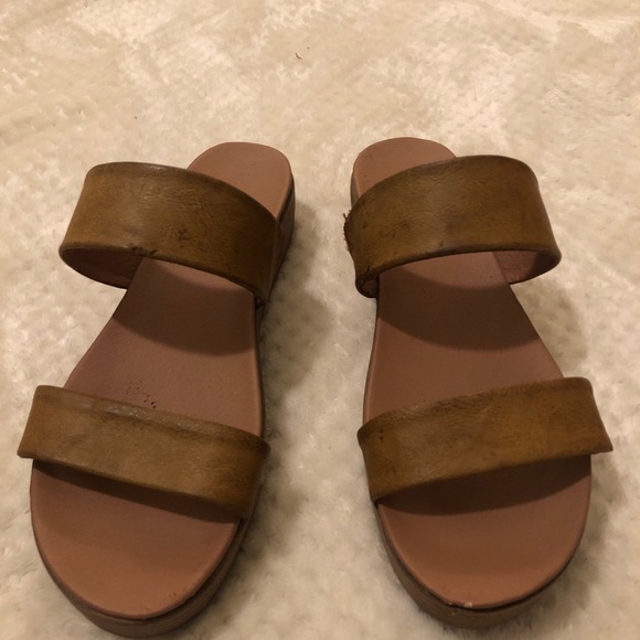Platform sandals - Picture 2 of 2